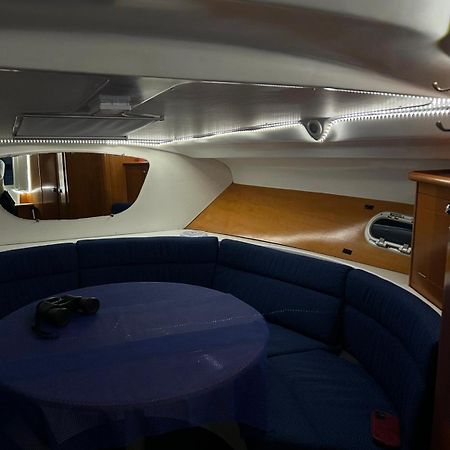Hotel An Unusual Night On A Boat La Rochelle  Exterior foto
