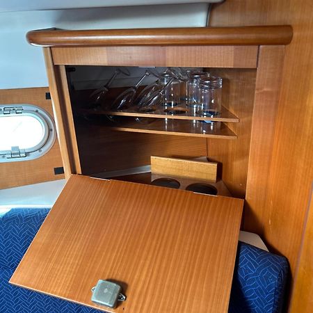 Hotel An Unusual Night On A Boat La Rochelle  Exterior foto